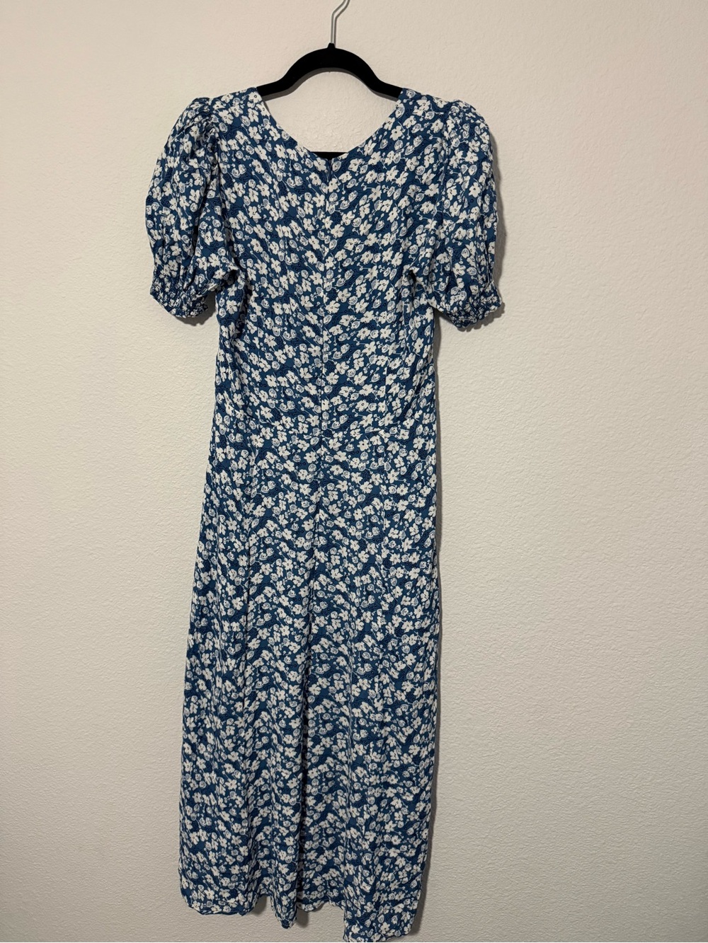 Reformation Blue and White Floral Puff-Sleeve Midi Dress - Picture 11 of 16